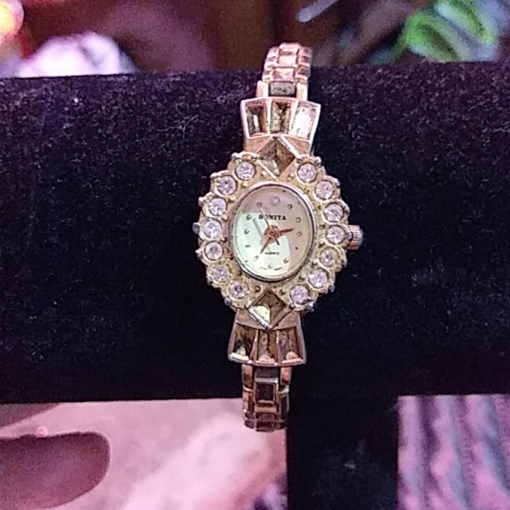 Bonita gold watch